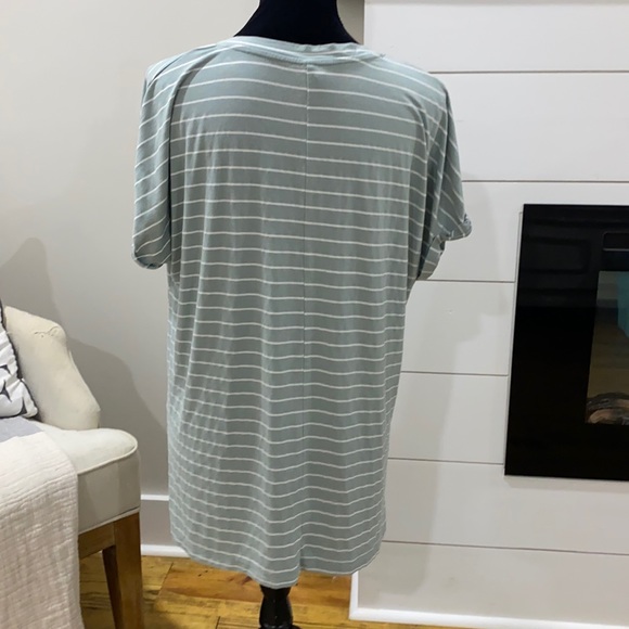 Top - Picture 2 of 3